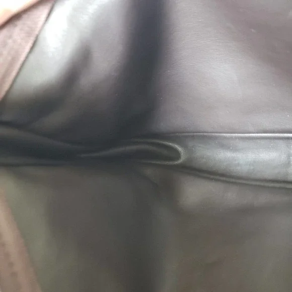 Longchamp Paris Signature Genuine Leather Dopp Kit